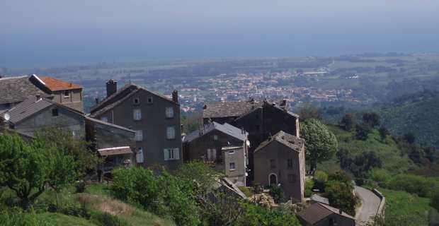 Le village de Taglio, commune de Taglio-Isolaccio.