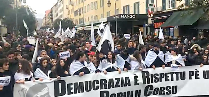 « Demucrazia è rispettu pè u populu corsu » : La Corse massivement dans la rue