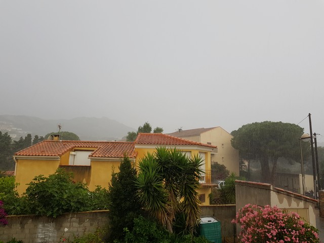 Violent orage mardi matin à Calvi