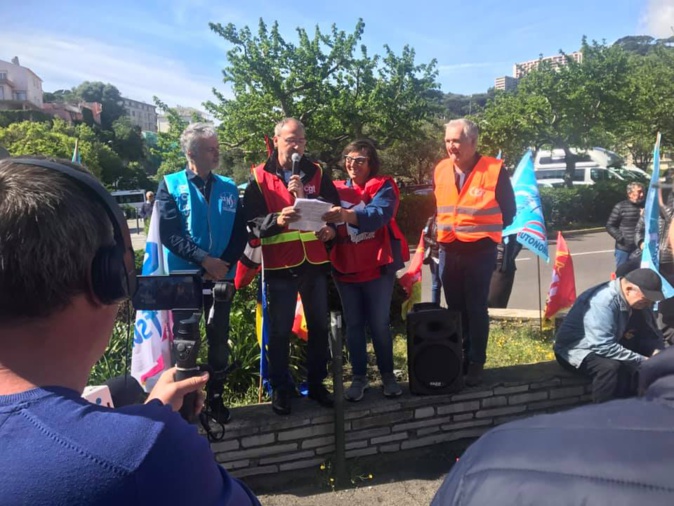 Fonction publique en grève : plusieurs centaines de fonctionnaires dans la rue à Bastia