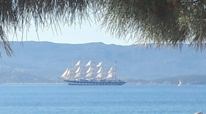 La photo du jour : Un voilier dans le port d'Ajaccio