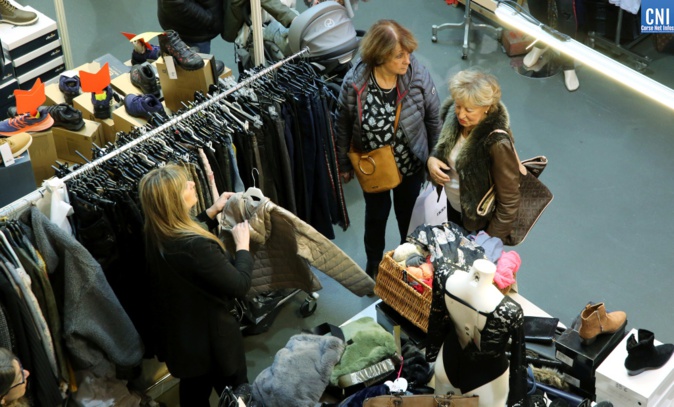 Journées de l’habillement : la grande braderie d'Ajaccio envahit le palais des congrès