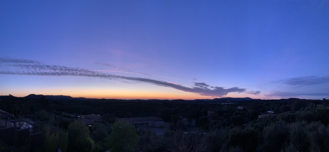 Levé de soleil ce matin sur le hameau de Gialla par  Francis Maury