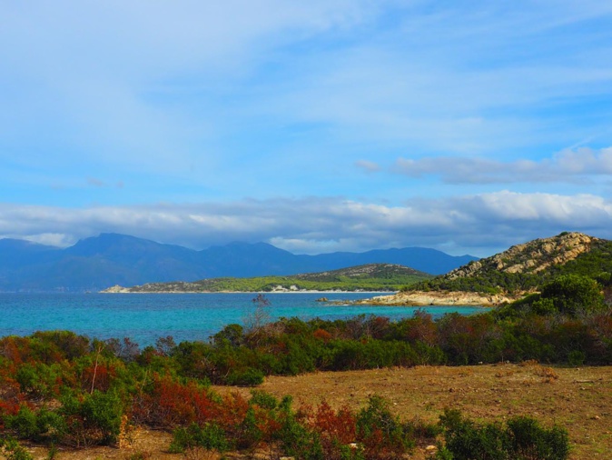 Vue d'ensemble dans les Agriate entre la plage du Lodu et Ghignu (Photo Mylène Gallard)