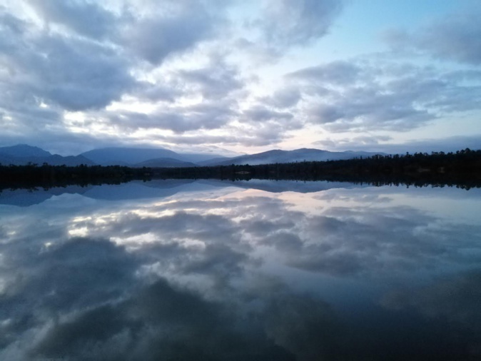 La photo du jour : Alzitone, où est le ciel ? Où est le lac ?