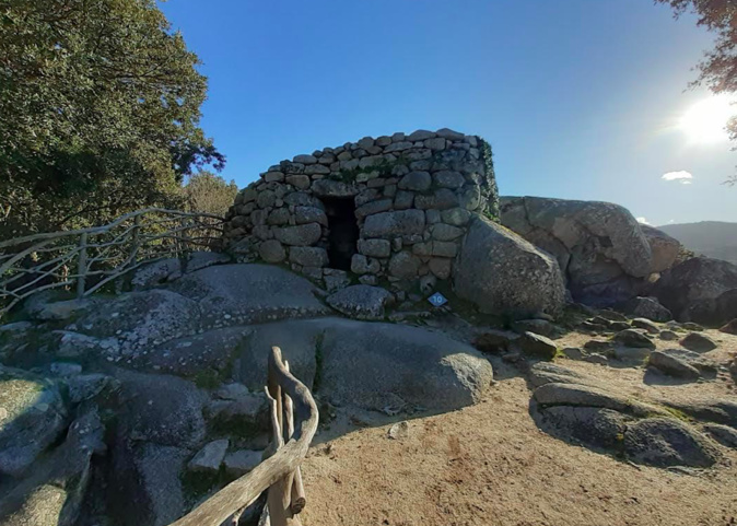 Torra du site de Cucuruzzu. Photo Judy Lequeux