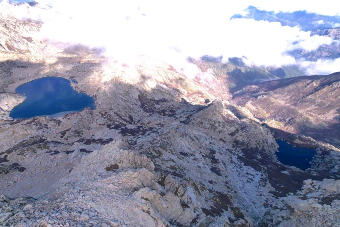 Dans le massif du Renosu, les lacs de Bastani et Niellucciu, dans leurs éléments (Jean-François Frias)