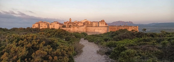 La photo du jour : sur le chemin du sémaphore, Bonifacio