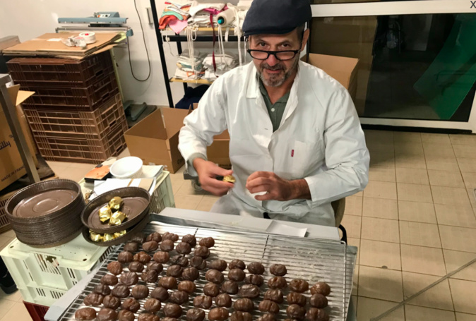 Dominique Vitti, 61 ans, fabrique des marrons glacés à Bastia depuis 1995.