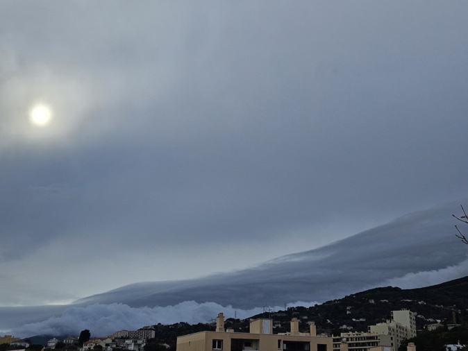 Toga : une montagne de nuages dans le ciel (Gabriel Sambroni)