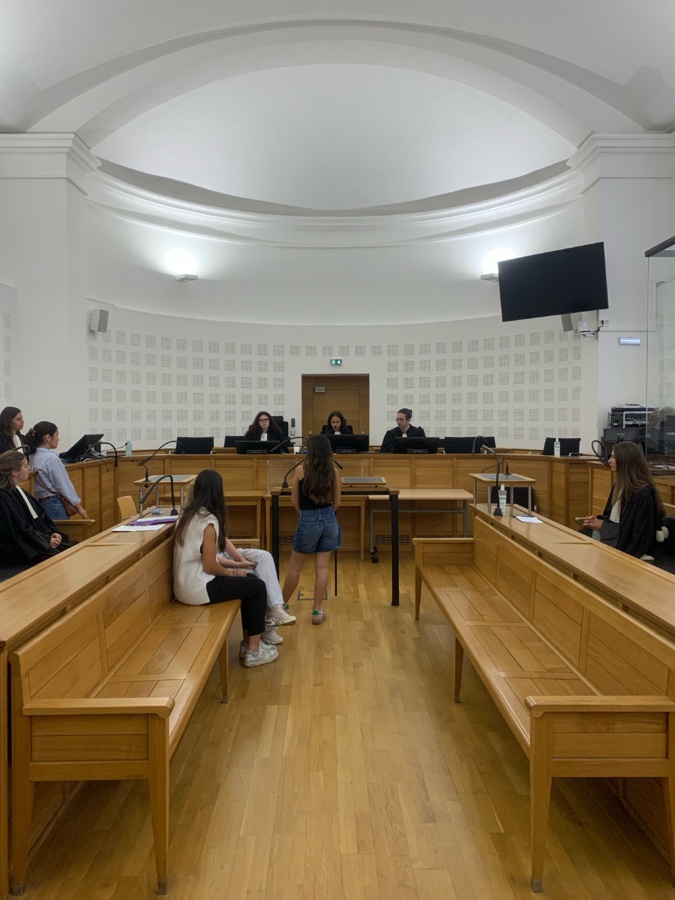 Violences conjugales : des lycéens de Porto-Vecchio rejouent un procès au Tribunal d’Ajaccio