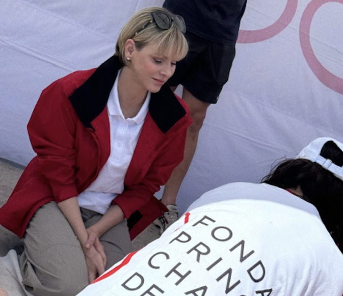 A Calvi, la princesse Charlene de Monaco sensibilise les enfants contre les risques de noyade