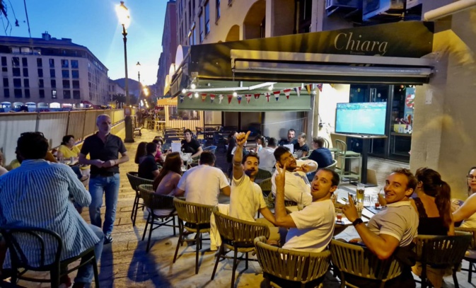 Les bars du centre-ville d'Ajaccio font le plein pendant les matchs de l'Euro 2024.