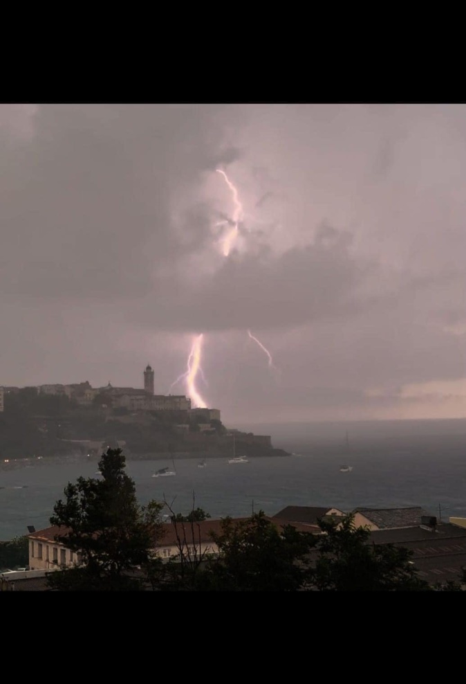 La foudre sur la citadelle de Bastia (Facebook Michèle Casabianca)