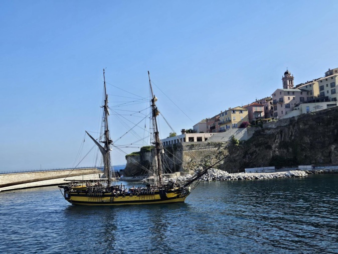 La photo du jour  : "La Grâce"  et U Vechju Portu di Bastia