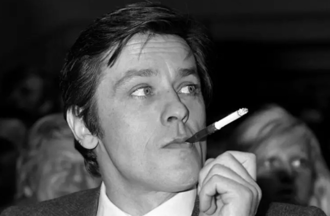 Portrait d'Alain Delon en mars 1976 Crédit : AFP