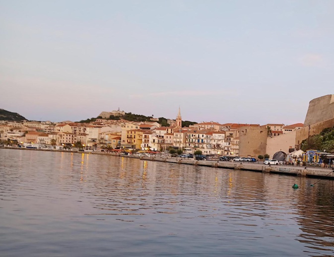 La photo du jour : en octobre à Calvi c'est comme en avril