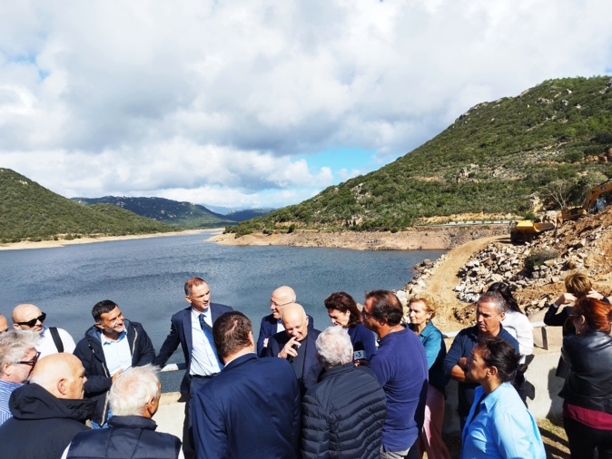 Vendredi, en fin de matinée, plusieurs élus de la Collectivité de Corse, dont son président Gilles Simeoni, se sont rendus sur le barrage de Talzu, à Figari.