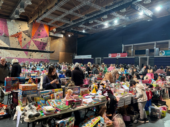 Le marché des jeunes : une tradition qui fédère la jeunesse ajaccienne