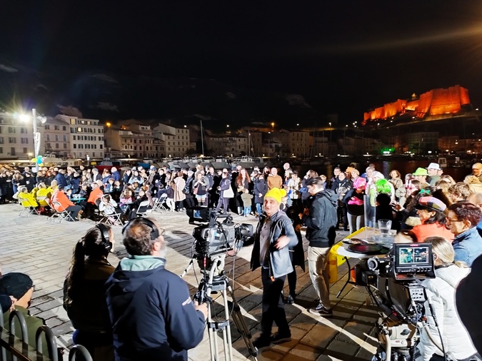 Pido, avec son bonnet jaune, a animé l'avant-course des garçons de café.