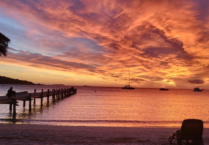 La photo du jour : lever de soleil sur  la baie de Santa Ghjulia