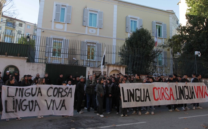 Corte : Plusieurs centaines de personnes se mobilisent pour la défense de la langue corse