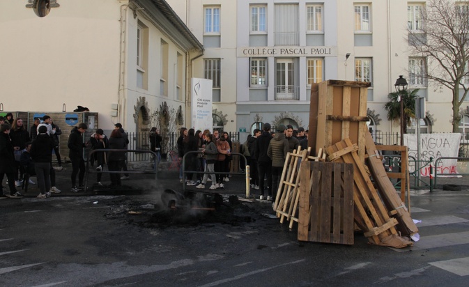 Interdiction du corse à l'Assemblée de Corse : université et lycée bloqués ce lundi à Corte