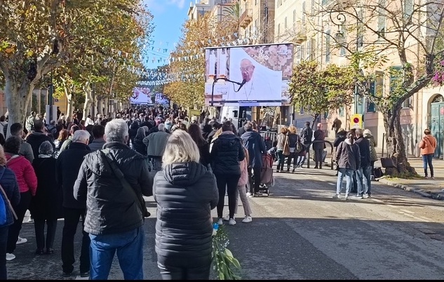 Visite du Pape François : dans le sillage des fidèles cortenais