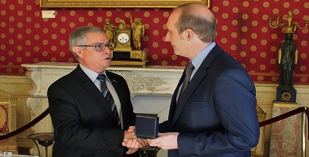 Remise de médaille de la Ville à Jean-Paul Martin, président général de la Société Nationale d’entraide de la Médaille Militaire (SNEMM)