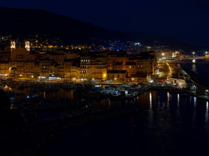 La photo du jour : à la nuit tombée aussi, Bastia est belle