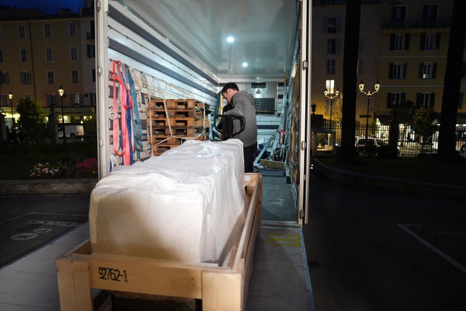 Ajaccio : le sarcophage du "Bon Pasteur" quitte la préfecture pour le musée Fesch