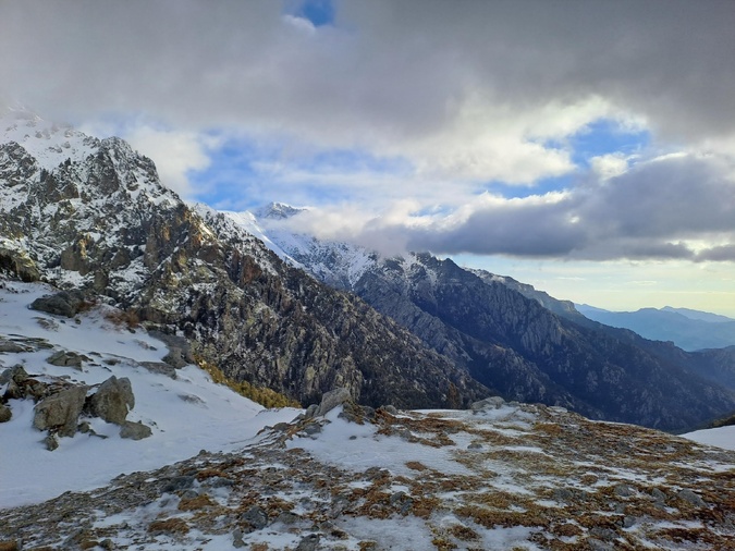 La photo du jour : au sommet du Monte Cardu