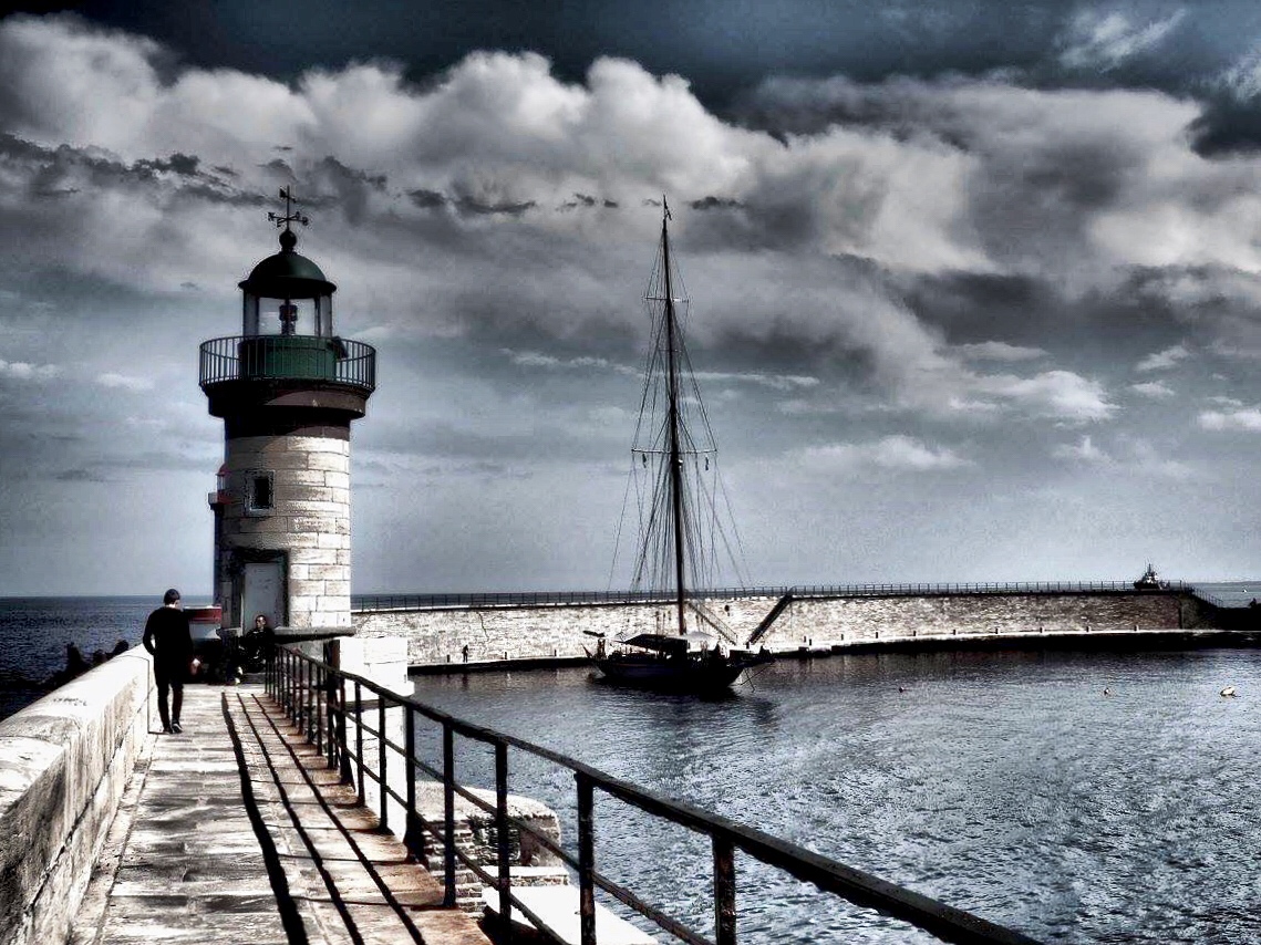 La photo du jour : Nuages noirs sur le Vieux-Port