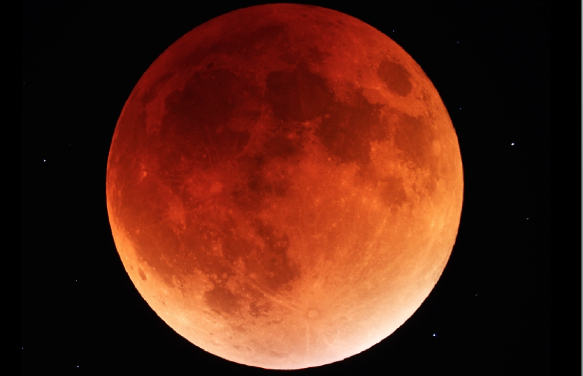 Lune rouge : explication et différence avec Lune rousse