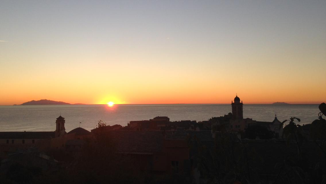 La photo du jour : Lever de Soleil sur la mer Tyrrhénienne