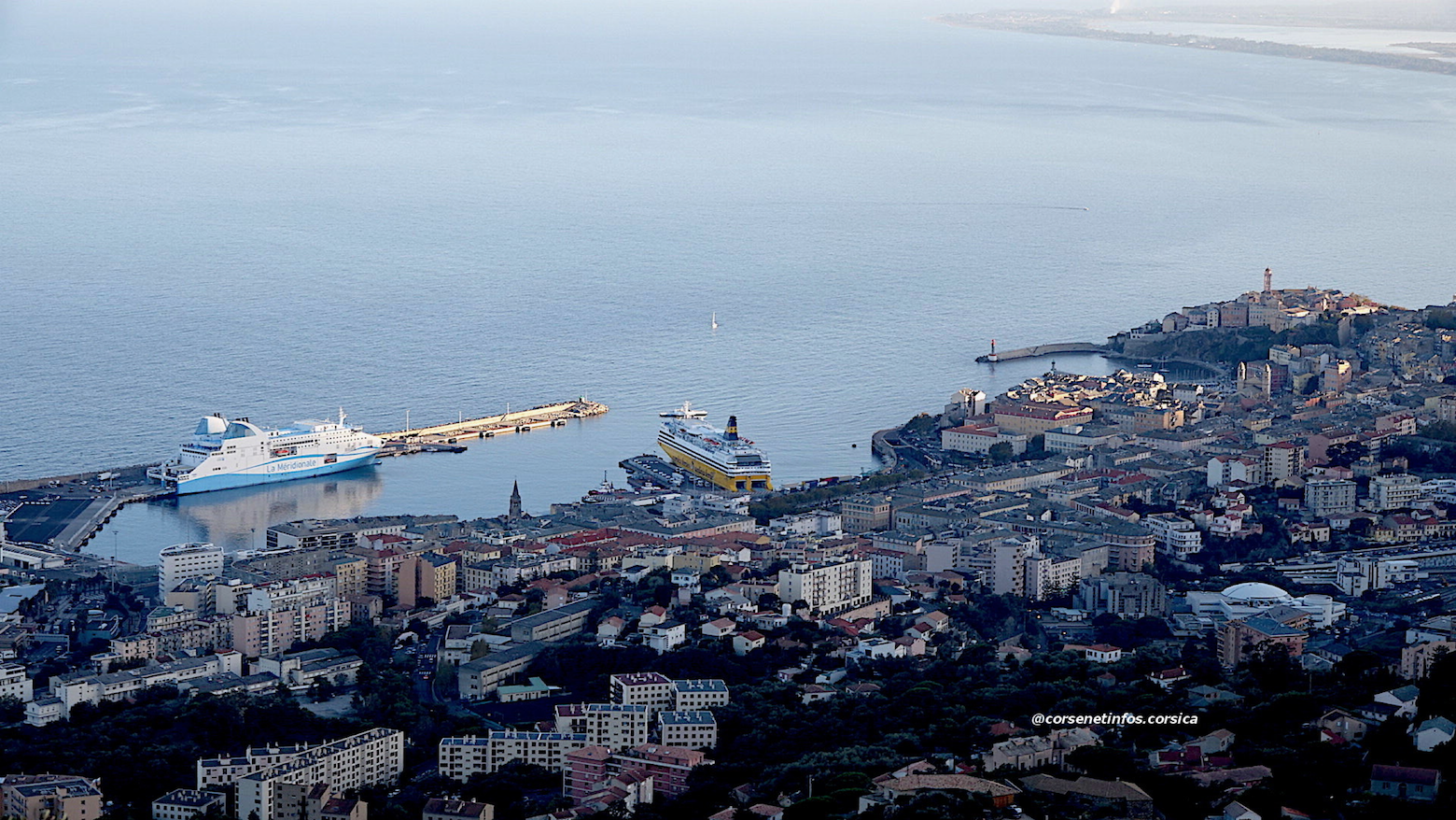 La photo du jour : Au-dessus de Bastia…