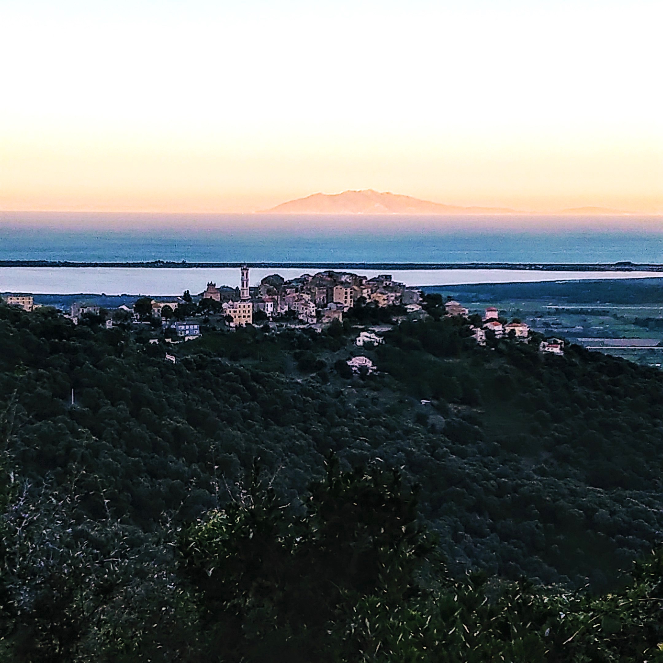 La photo du jour : U Borgu, Chjurlinu, u Tirrenu, Elba…