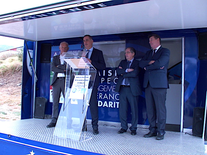 Inaugration en présence de nombreuses personnalités dont le président de l'Exécutif, Gilles Simeoni, Noël Le Graët, président de la FFF et François Ravier, préfet de la Haute-Corse