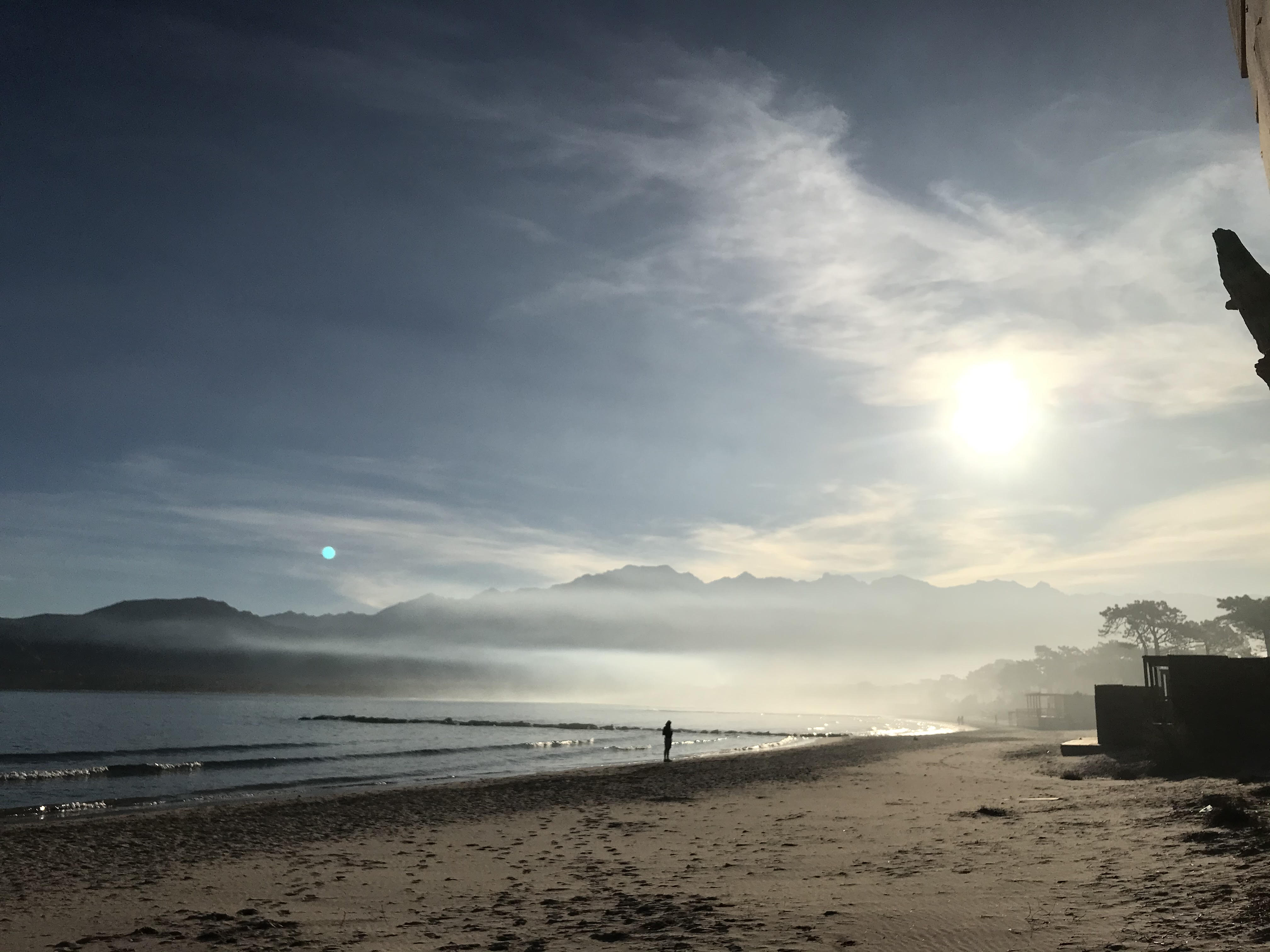 Nuage de brume sur Calvi (Bernard Lorriaux)