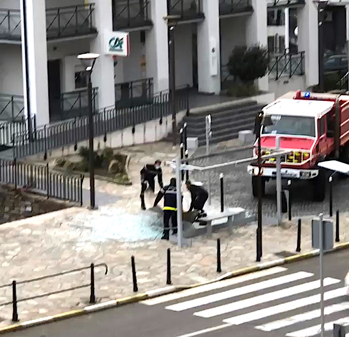 Intervention des pompiers à Toga (Photo Josiane Suzzoni-Marfisi)