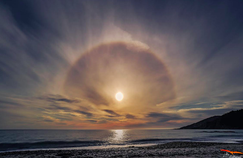 Un halo solaire observé dans le ciel de Cargese