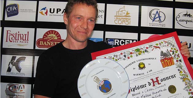 Cédric Dumont, vainqueur de la demi-finale de Corse du Sud du concours de la meilleure baguette de tradition de Corse du Sud