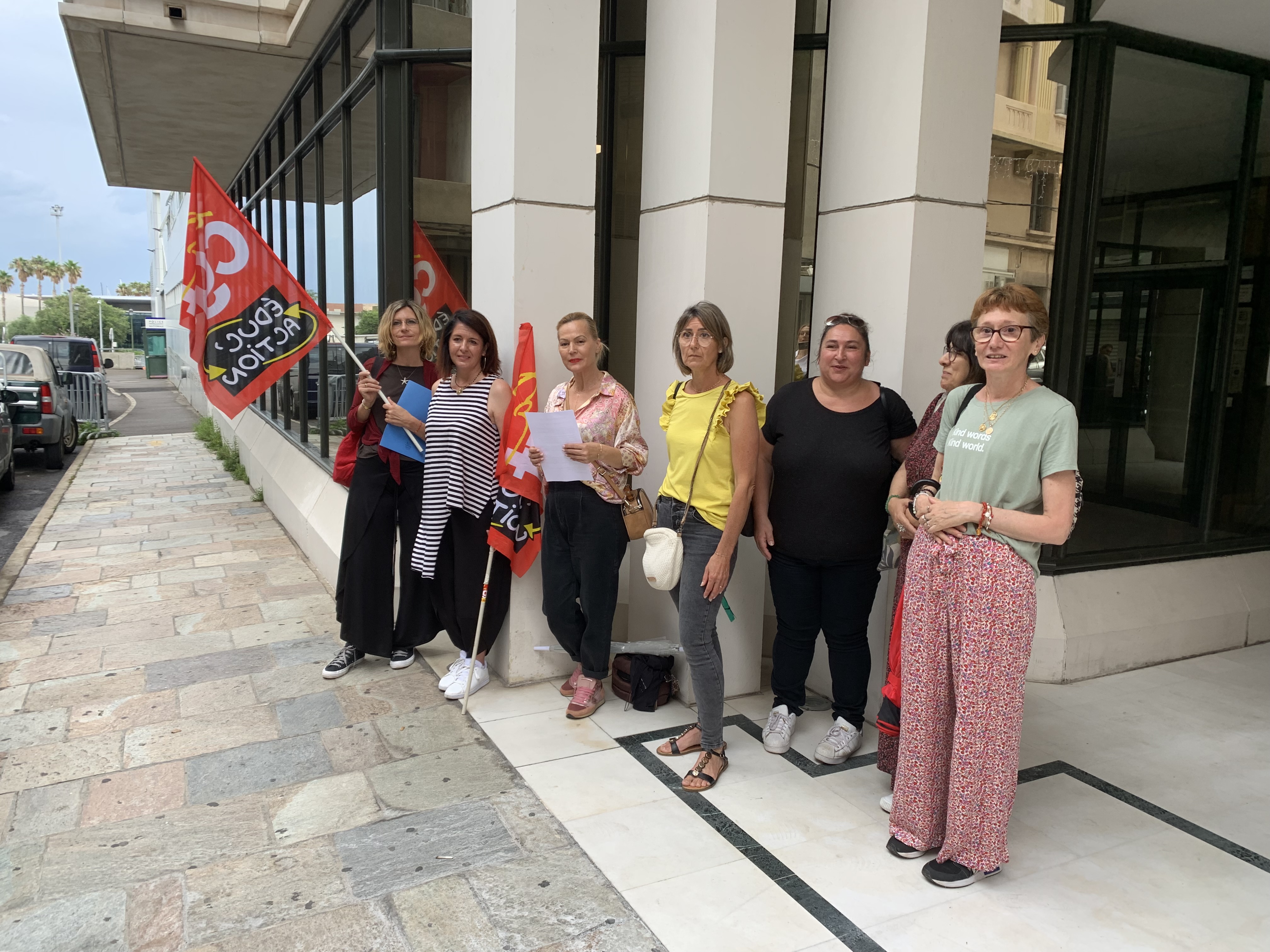 La manifestation devant le rectorat à Bastia