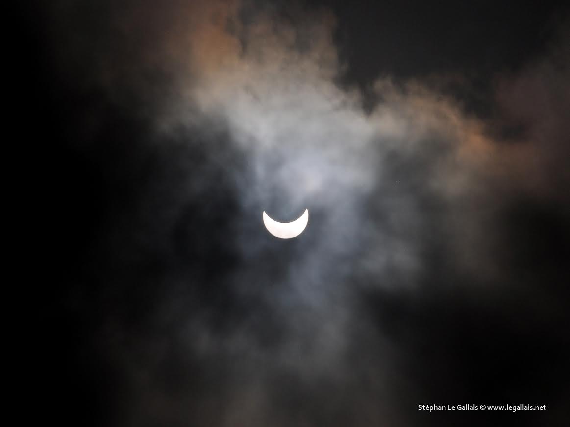 Les images et le time-lapse de l'éclipse solaire en Corse