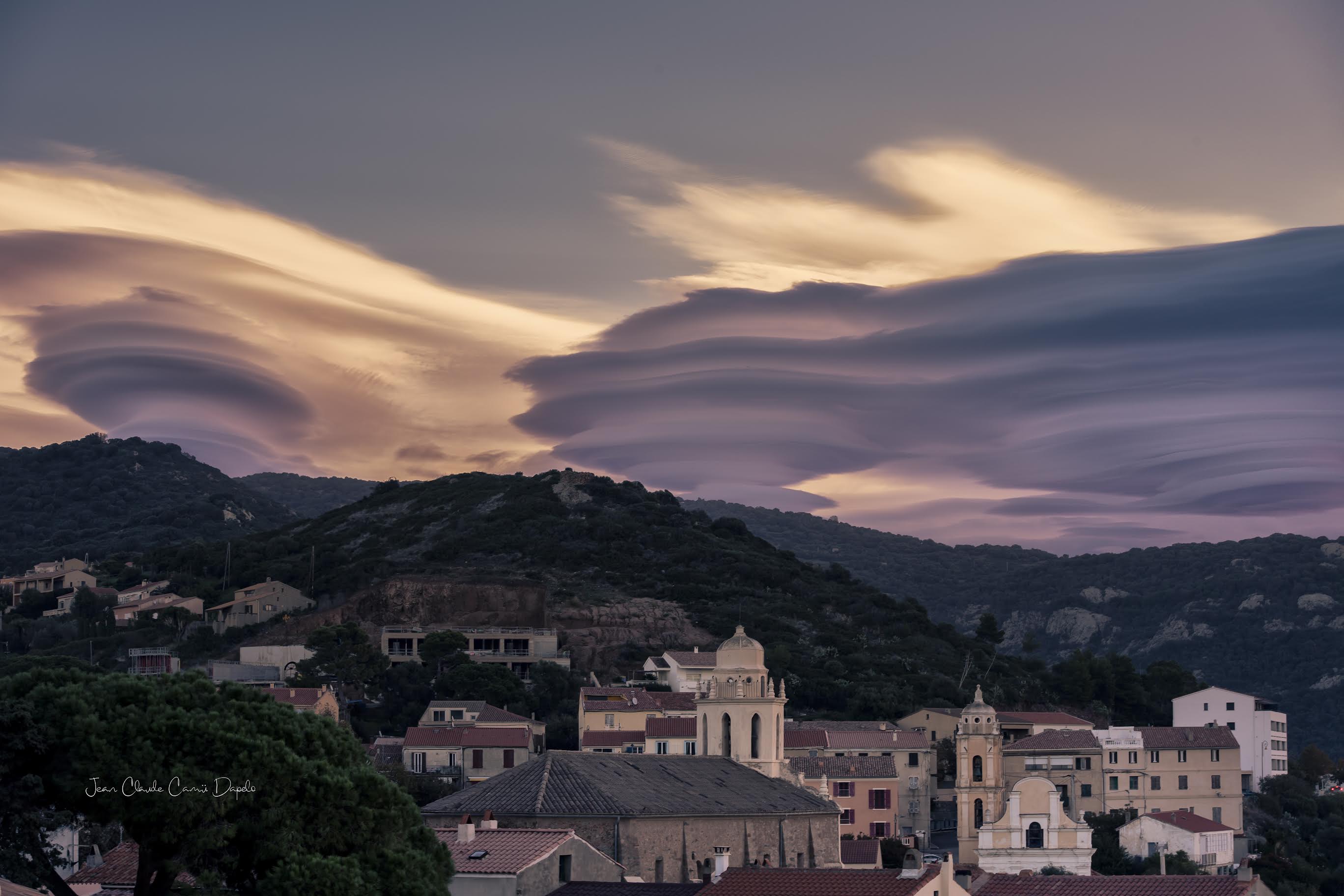 EN IMAGES - Ambiance… lenticulaire au dessus de la Corse