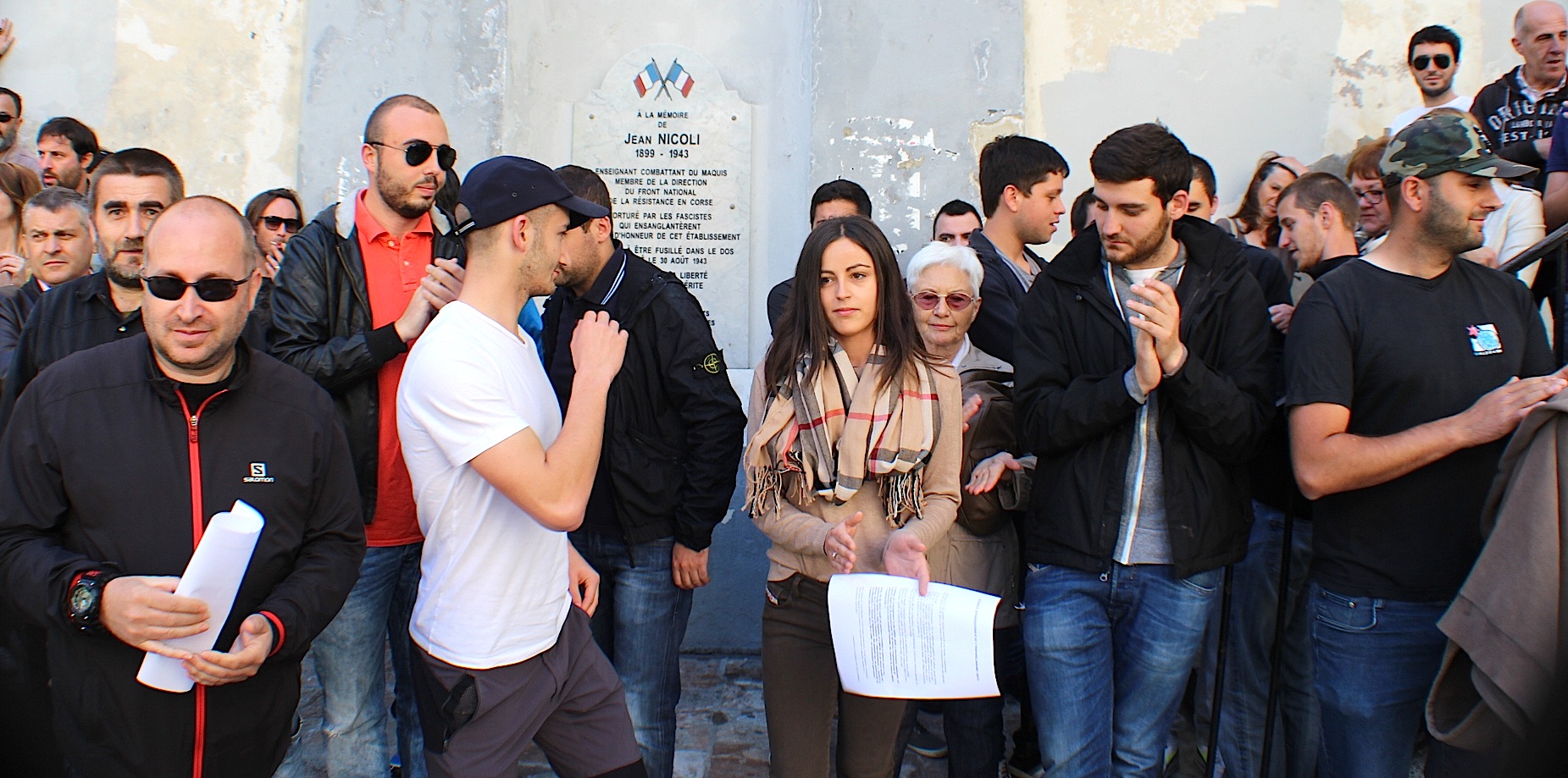 1er-Mai : Ghjuventù Indipendentista se rassemble devant le lycée Jean-Nicoli et réplique…