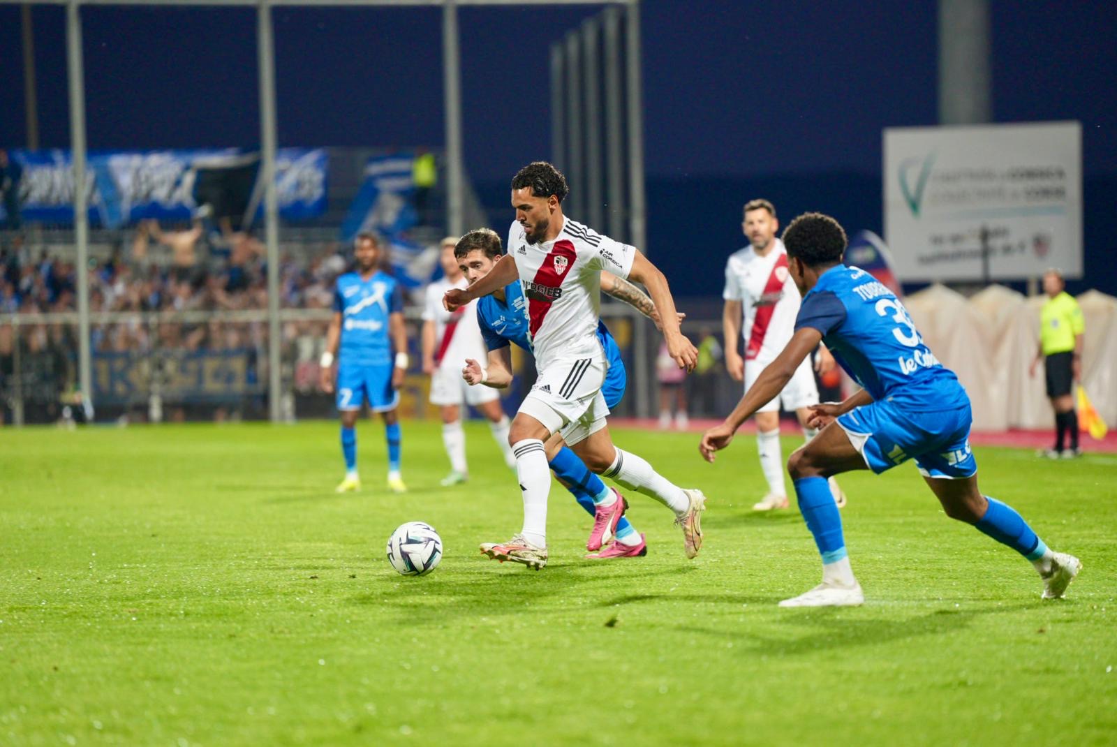  L’AC Ajaccio rate sa sortie face à  Grenoble (1-2)