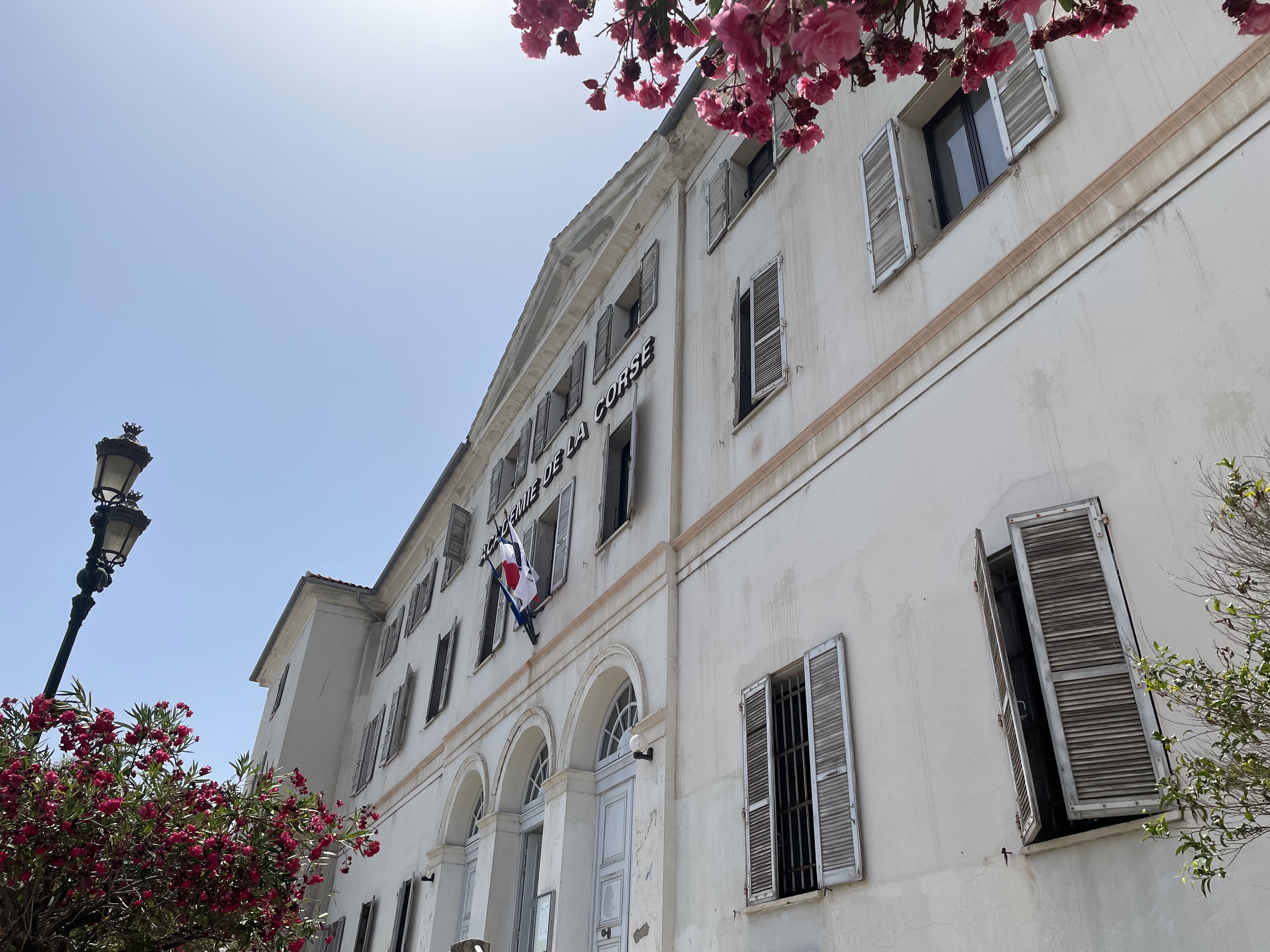 Face à des agressions qui se multiplient contre les enseignants en Corse, une réunion d’urgence au rectorat