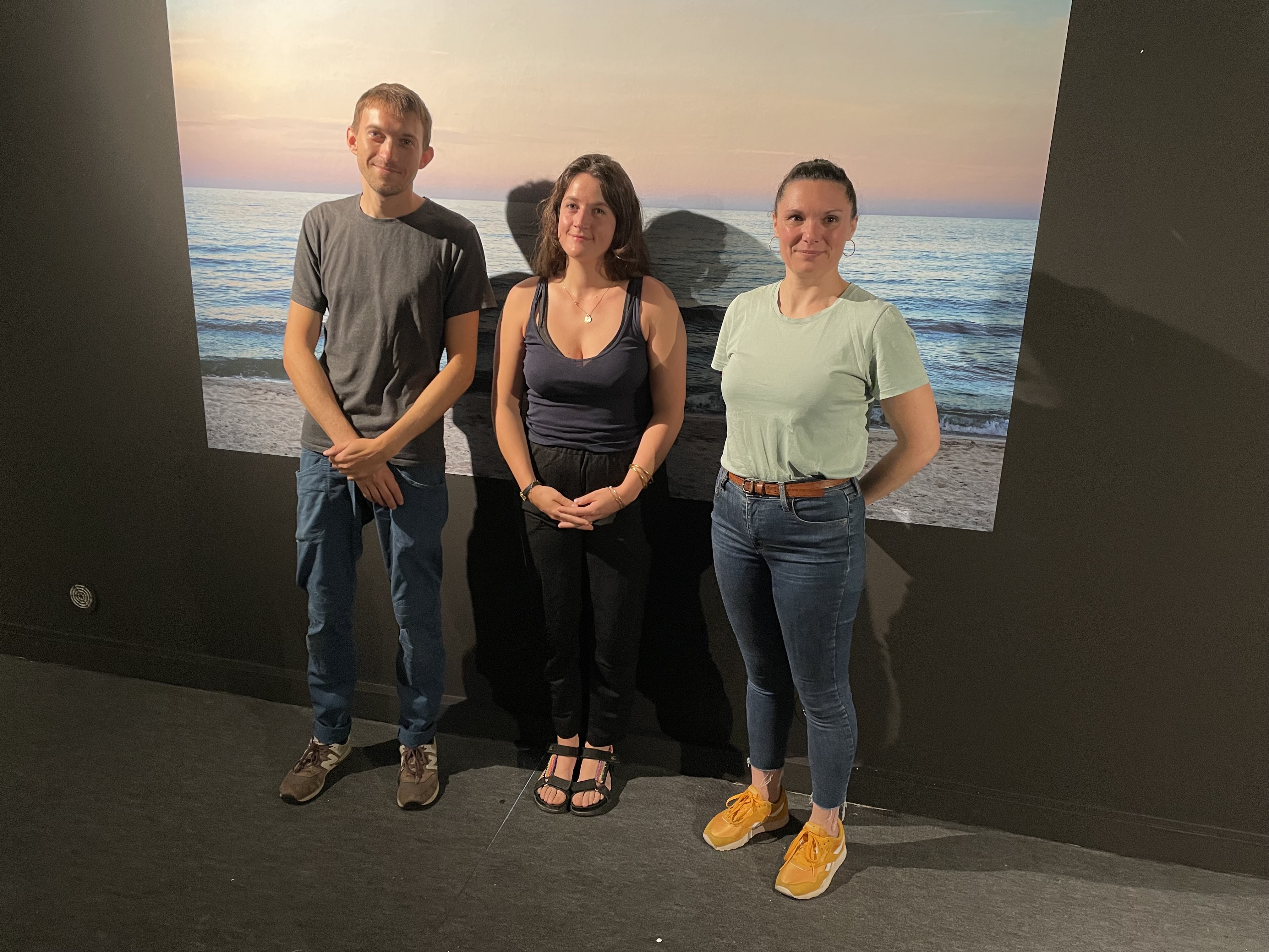 Kamil Zihnioglu, Laura Gonçalves-Santoni et Juana Macari, directrice de Una Volta, ont inauguré l'expo visible jusqu'au 12 juillet