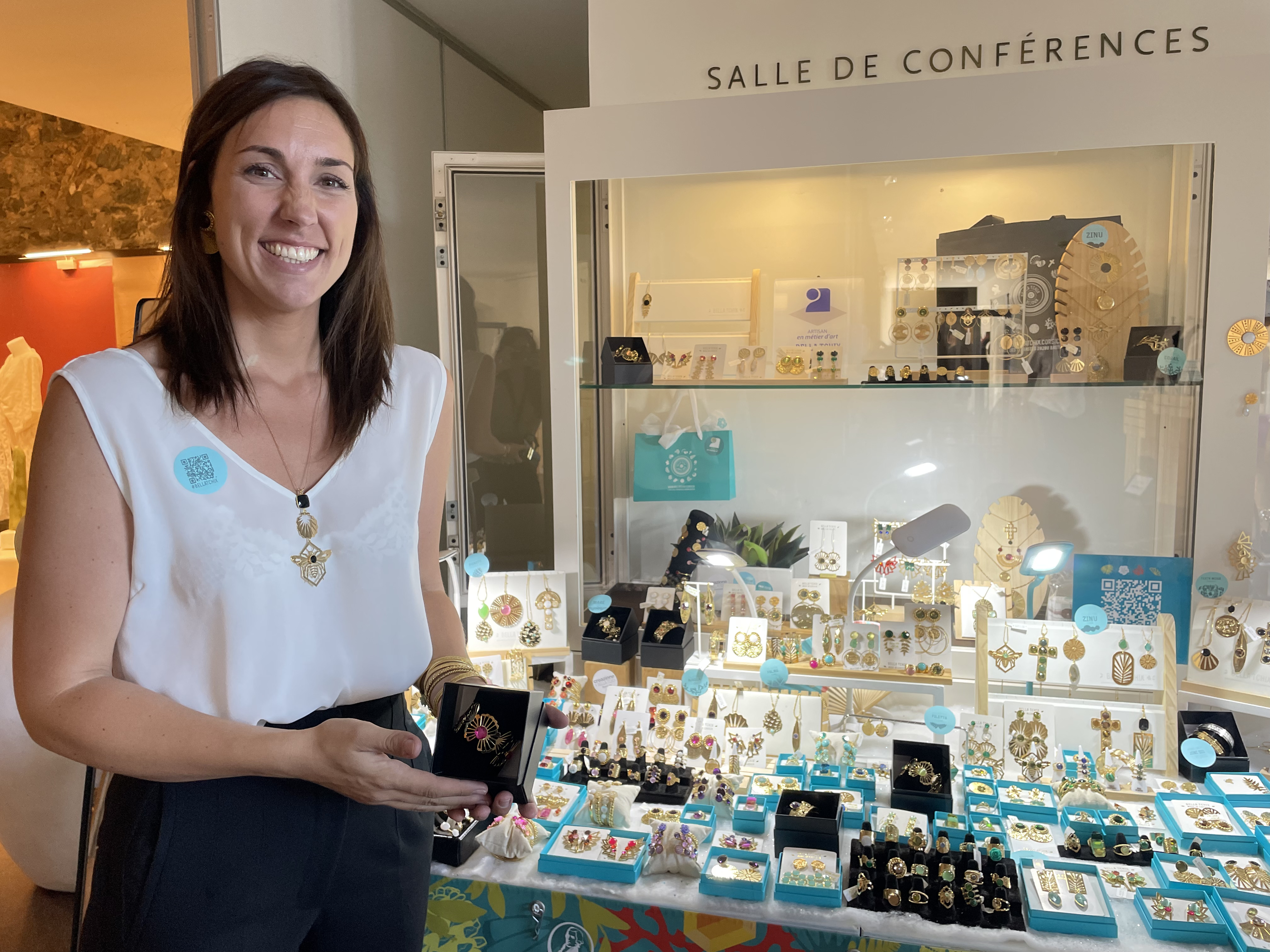 Clémence Lévêque présente sa marque de bijoux, Bella Tchix, durant trois jours à Creazione, au Palais des Gouverneurs de Bastia. ©Francesca-Orsula ANGELINI